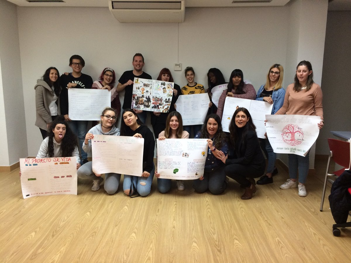 Insiding_Es's tweet image. Ayer dimos por finalizado @ProgramaPICE  en @CamaraToledo.
Un día lleno de #emociones viendo a nuestros alumnos disfrutar compartiendo sus #proyectosdevida y muchas reflexiones. 
Gracias a tod@s por hacer esto posible.