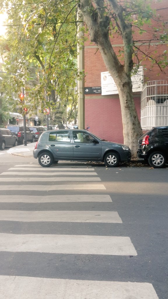 ingjuliob's tweet photo. Olleros y 3 de Febrero 
Todos los días por varias horas en la esquina de una escuela.
#djdeltransito #tn https://t.co/gW6bq0u3yc