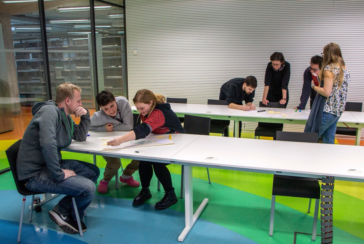 ntkcz's tweet photo. Zkuste si obhajobu na vlastní kůži. Připravujeme workshop #Obhajoba nanečisto. Aby pro vás byl co nejužitečnější, potřebujeme vaši pomoc. Vyplňte prosím dotazník ➡️https://t.co/YfEL4RJp2m ⬅️. Odpovědi nám pomohou připravit co nejpřínosnější #workshop. #techlib https://t.co/nImBjDyYiC