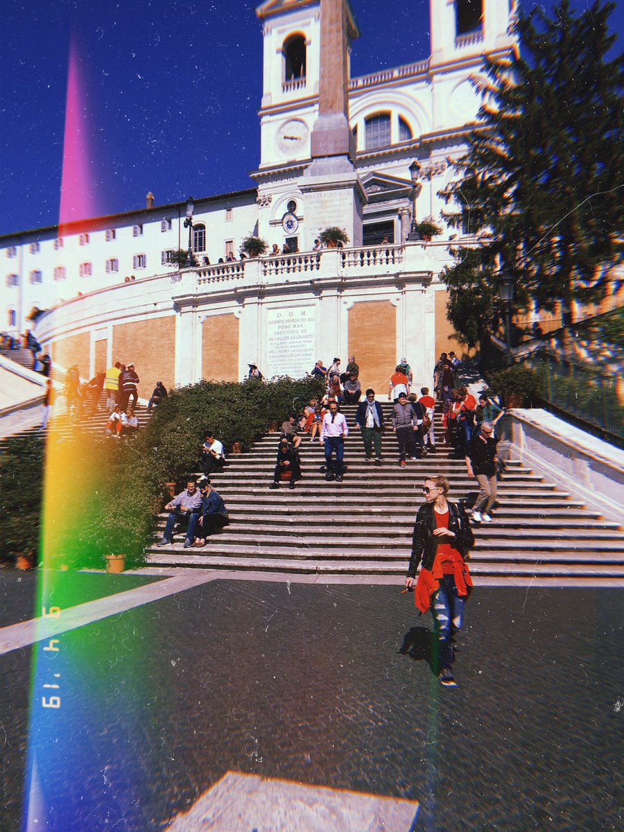 gjrlsaloud's tweet photo. amore. 💛 https://t.co/4jSPh18c7L