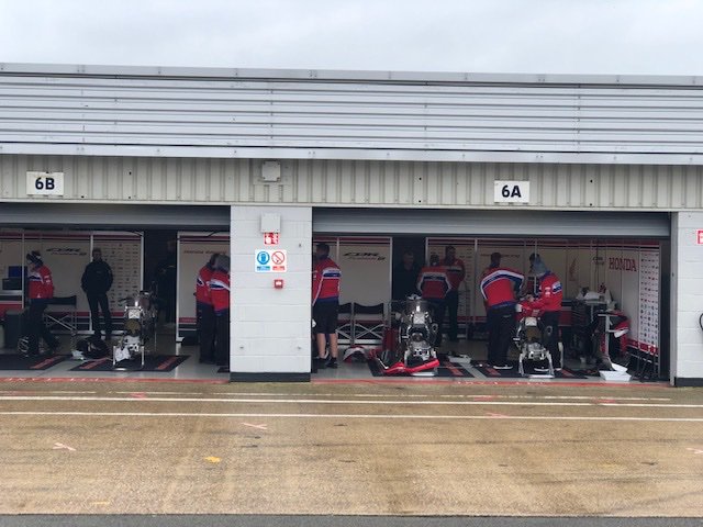 BikersCareApp's tweet photo. Fantastic day today with the @HondaRacingBSB team for the final @OfficialBSB Test before the Championship starts proper! Stay tuned for what will be a great season!  #HondaBSB #BSBReady https://t.co/GSDoqkhE80