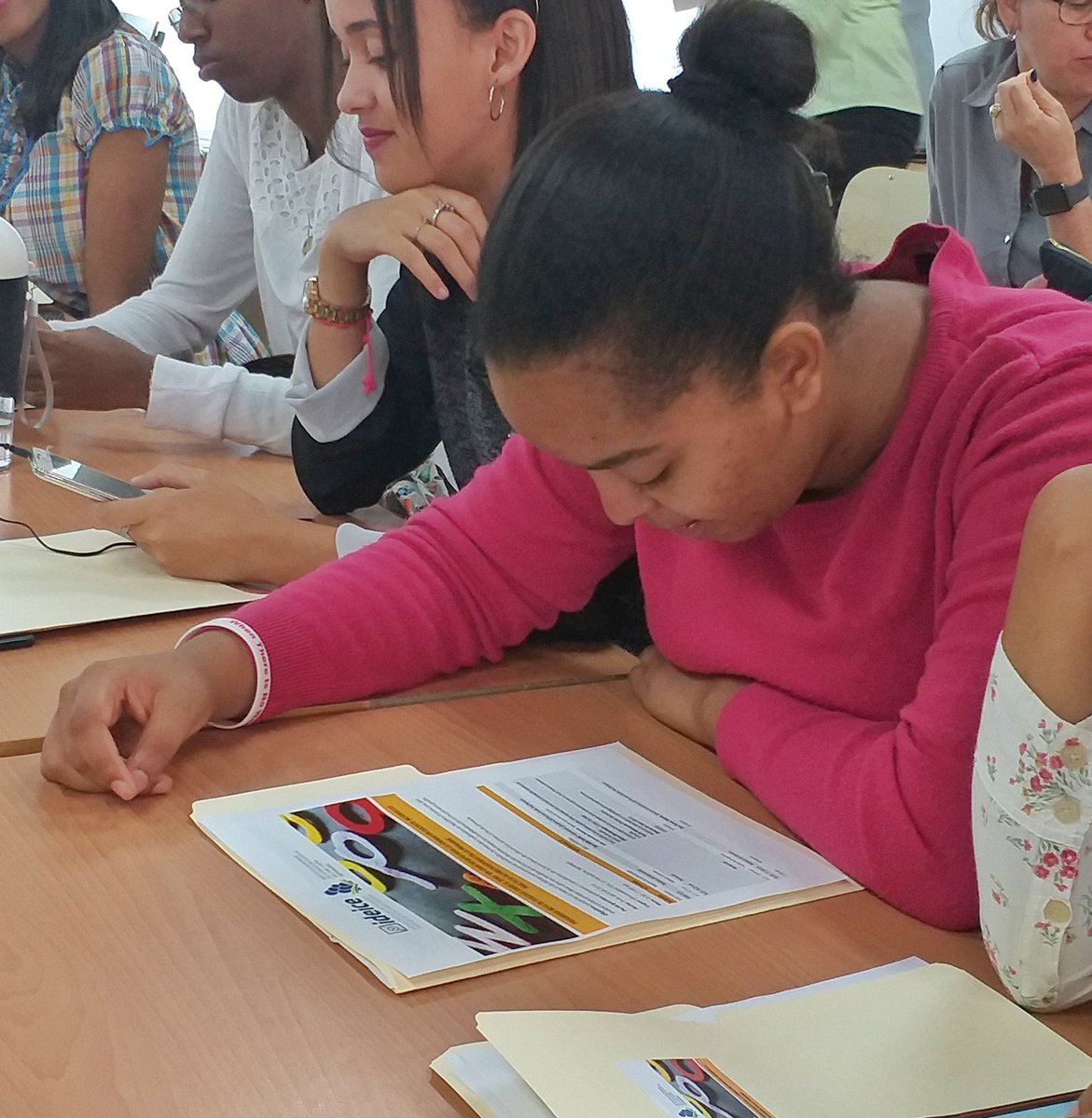 IDEICERD's tweet photo. ¿Objetivo? propiciar un espacio de diálogo para presentar resultados de estudios realizados en #RepúblicaDominicana, para analizar e intercambiar ideas sobre los desafíos de la formación docente respecto a la alfabetización en los primeros grados.

#MesaDiálogoIdeiceISFODOSU https://t.co/wZsb6SZNqx