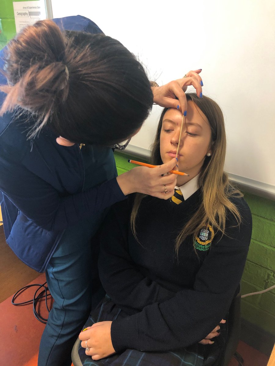 emaherart's tweet photo. Following on from their patch test last week, our @LcaCb class got to experience some professional waxing + tinting from Midas Touch Salon, Clondalkin. Learnt all about measuring + shaping, fabulous results  ✍🏻👁 @Colaistebride @LcaCb @hairandbeauty https://t.co/zKJ6YBsfly