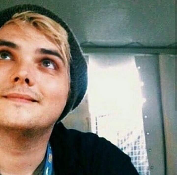 Happy 42nd birthday to (one of) my favorite human beings, Gerard Way  