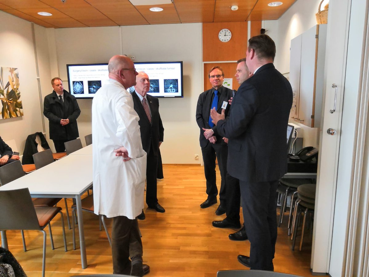 SurgeryVision's tweet image. U.S. Ambassador Robert Frank Pence testing SurgeryVision™ surgery planning tool in Turku University Hospital in Finland.