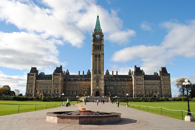 S4ES1's tweet photo. Our folks are on the Hill today advocating for BillC-344, a community building opportunity. Let's show them some 🇨🇦support!
@BuySocialCanada @ImagineCanda @S4ES1 @CCEDNet_RCDEC #SocEnt #CommunityValueDay #CdnPoli https://t.co/d5rplCwSd0