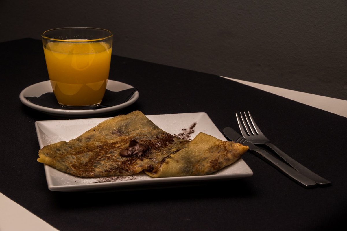 Els berenars del DOT són molt dolços...
#xocolata #nata #crep #planxat #nutela #pastes