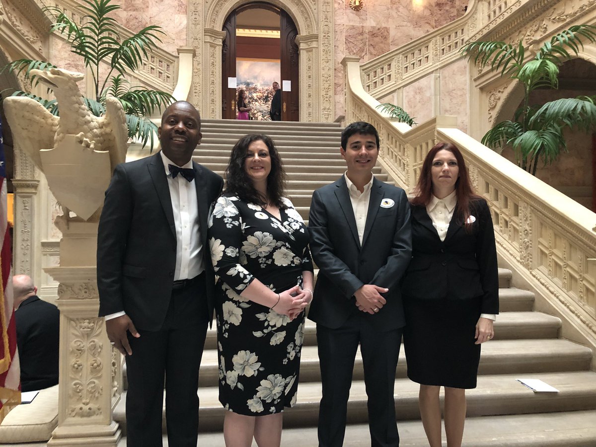 CCBCedu's tweet image. President Davis with some of our great students at State Capitol sharing the importance of community colleges. #FundCommColl #PANeedsCommColl @pacommunitycoll