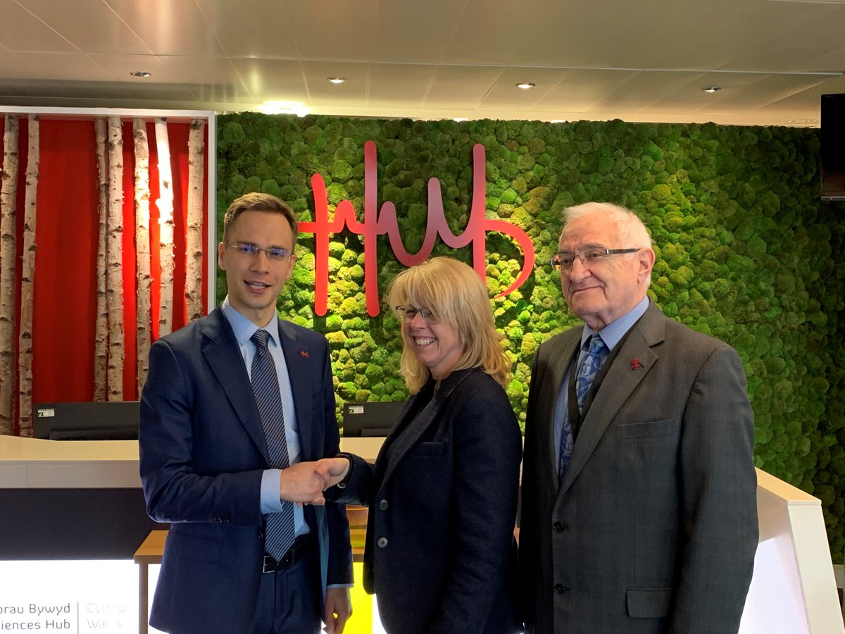 lshubwales's tweet photo. Pleasure to welcome @mantas_zam, Commercial Attaché for the @LTEMBASSYUK, to the Hub today. We look forward to seeing our relationship and collaborations develop in the near future! #LSHW https://t.co/Ii4eZBYHge