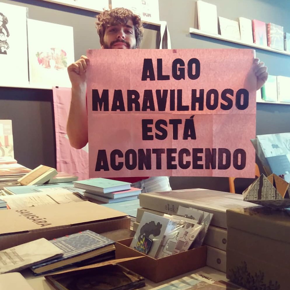 bancatatui's tweet photo. Foi lindo demais a #sparte 2019 💛 obrigado a todo mundo que foi me visitar no pavilhão do Ibirapuera e que prestigiou todos os artistas independentes que levei comigo. Até a próxima! ⚡ https://t.co/kSCfNEQ1tL