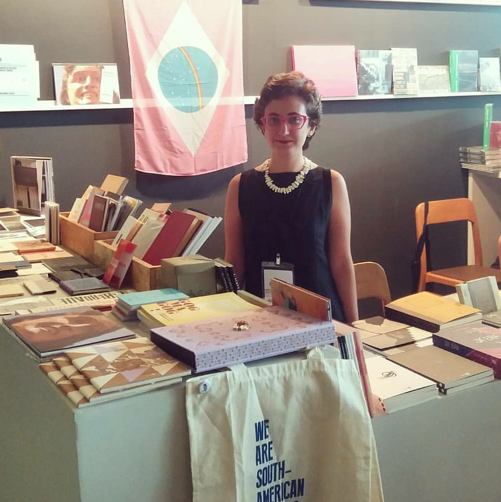 bancatatui's tweet photo. Foi lindo demais a #sparte 2019 💛 obrigado a todo mundo que foi me visitar no pavilhão do Ibirapuera e que prestigiou todos os artistas independentes que levei comigo. Até a próxima! ⚡ https://t.co/kSCfNEQ1tL