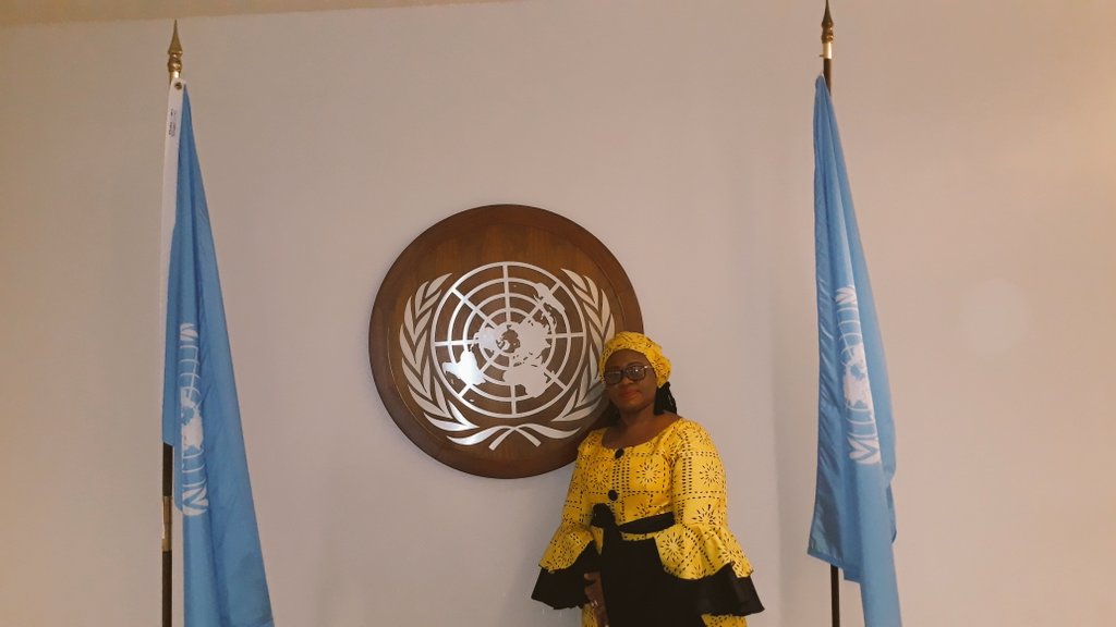 Siège de <a href="/ONU_fr/">Nations Unies (ONU)</a>  pour l'ouverture du Forum des Jeunes du Conseil Economique et Social des Nations Unies #ECOSOC #YOUTHFORUM #YOUTH2030
#SelfieDechets
#TextileGuinéen 
#ForetSacré
Outfit by <a href="/FatiicheCreas/">@FatiicheCréations</a>
