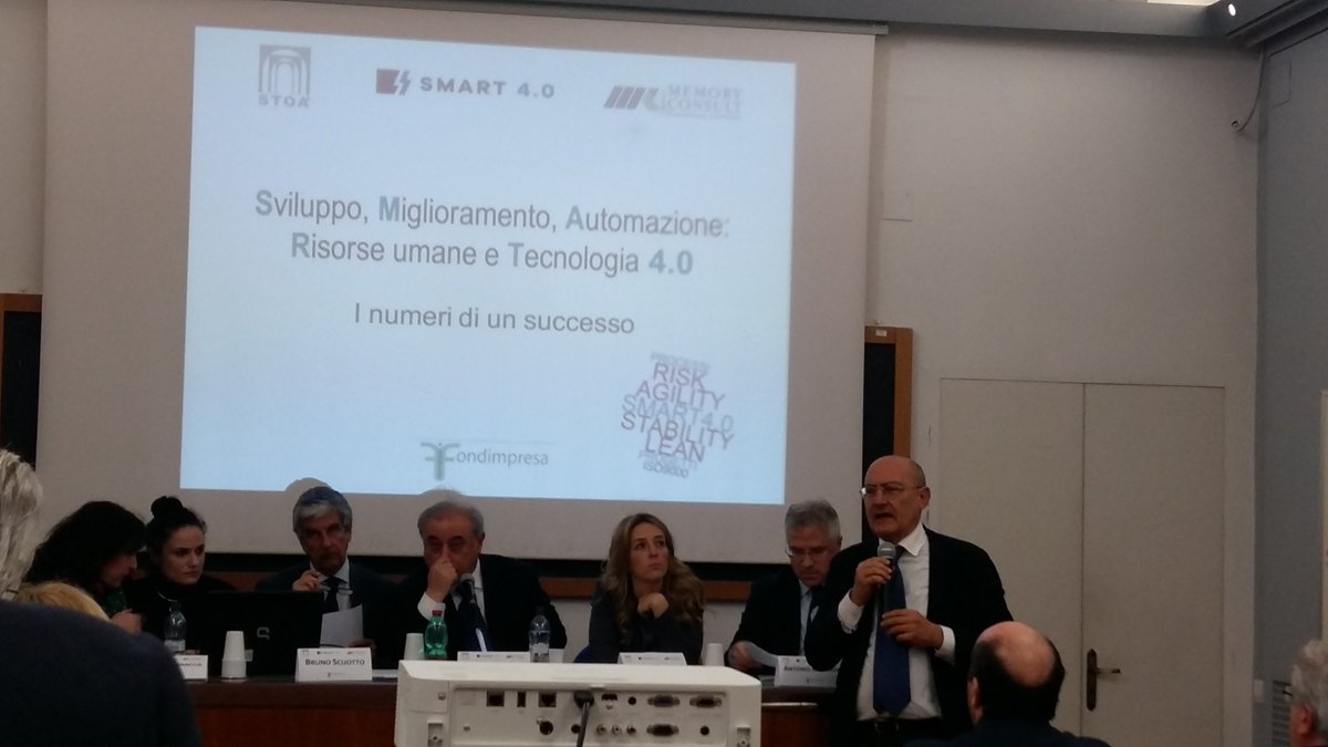 Stoa_bs's tweet photo. #Smart40, "il percorso di formazione ha tre punti di forza: #engagement, agilità e stabilità". Così Enrico Viceconte, dirigente @Stoa_bs alla presentazione del piano finanziato da #Fondimpresa  #stoabusinesschool #innovazione https://t.co/R2q14cXjpb