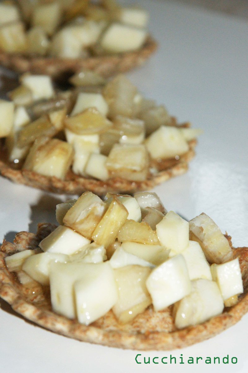 Insalata di Cardo Gobbo cucchiarando.wordpress.com/2019/04/09/ins…