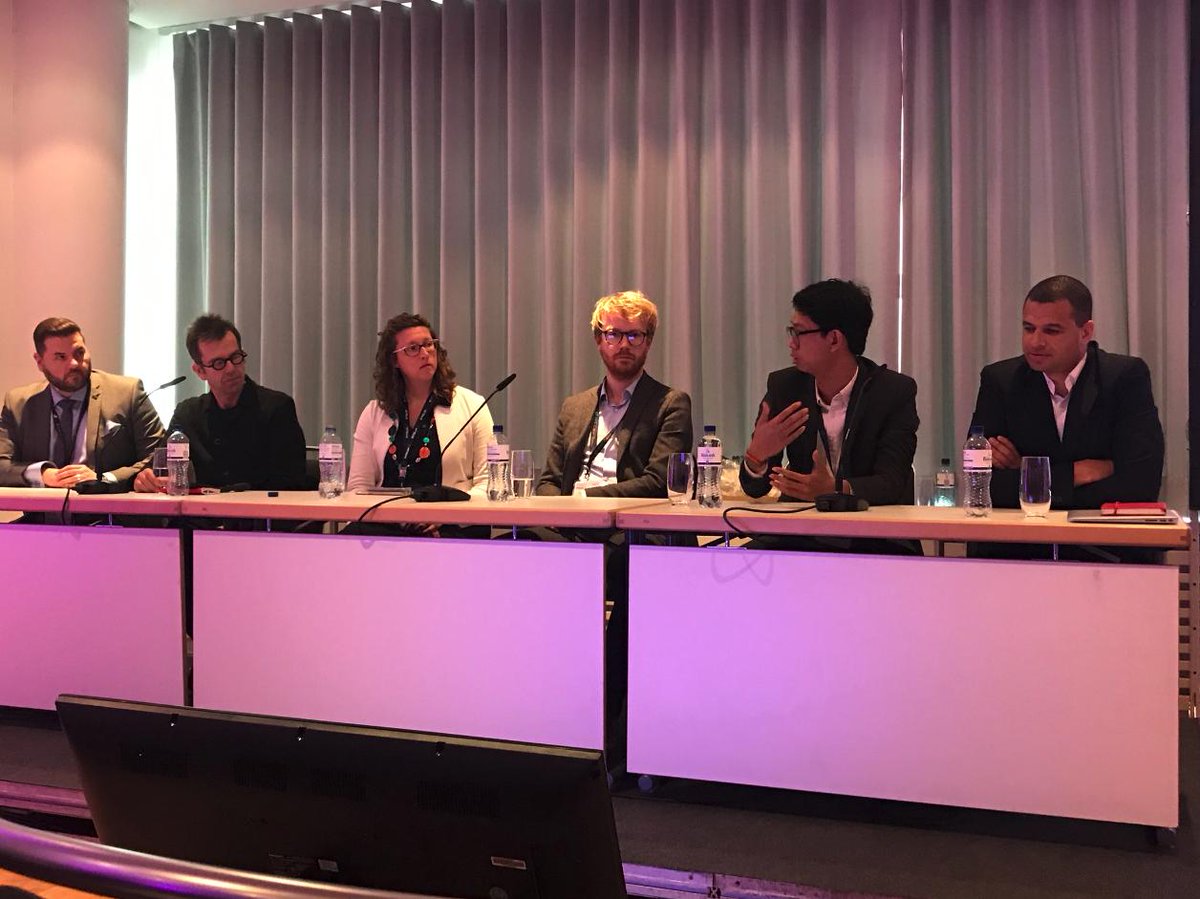 SkyLights tweet media