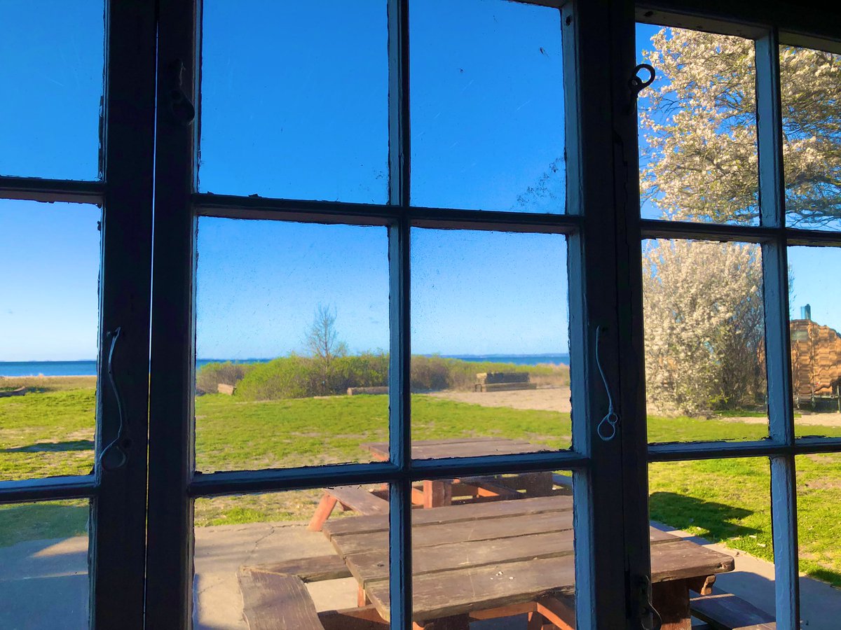 KristianWestfal's tweet photo. Er forleden rykket på det lokale #kontorfællesskab på #lynæs surfcenter. 👍❤️🤩#Vandkantsdanmark kan noget helt særligt - biz-møder kan afholdes i #havkajak eller #SUP 👏 #dkbiz #dkmedier #entimefrakbh @LDFdk Kommer I @Energiregulator? #vielskerlynæs #vielskerhalsnæs #halsnæs https://t.co/c4z060wvUs