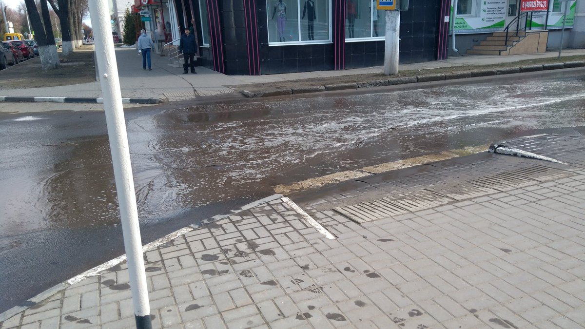 gorodkovi's tweet photo. @Tularegion71 ПП Комсомольская Березовая у ТЦ пассаж. Как ходить? Примите меры! https://t.co/Gt6WIDQ0A8