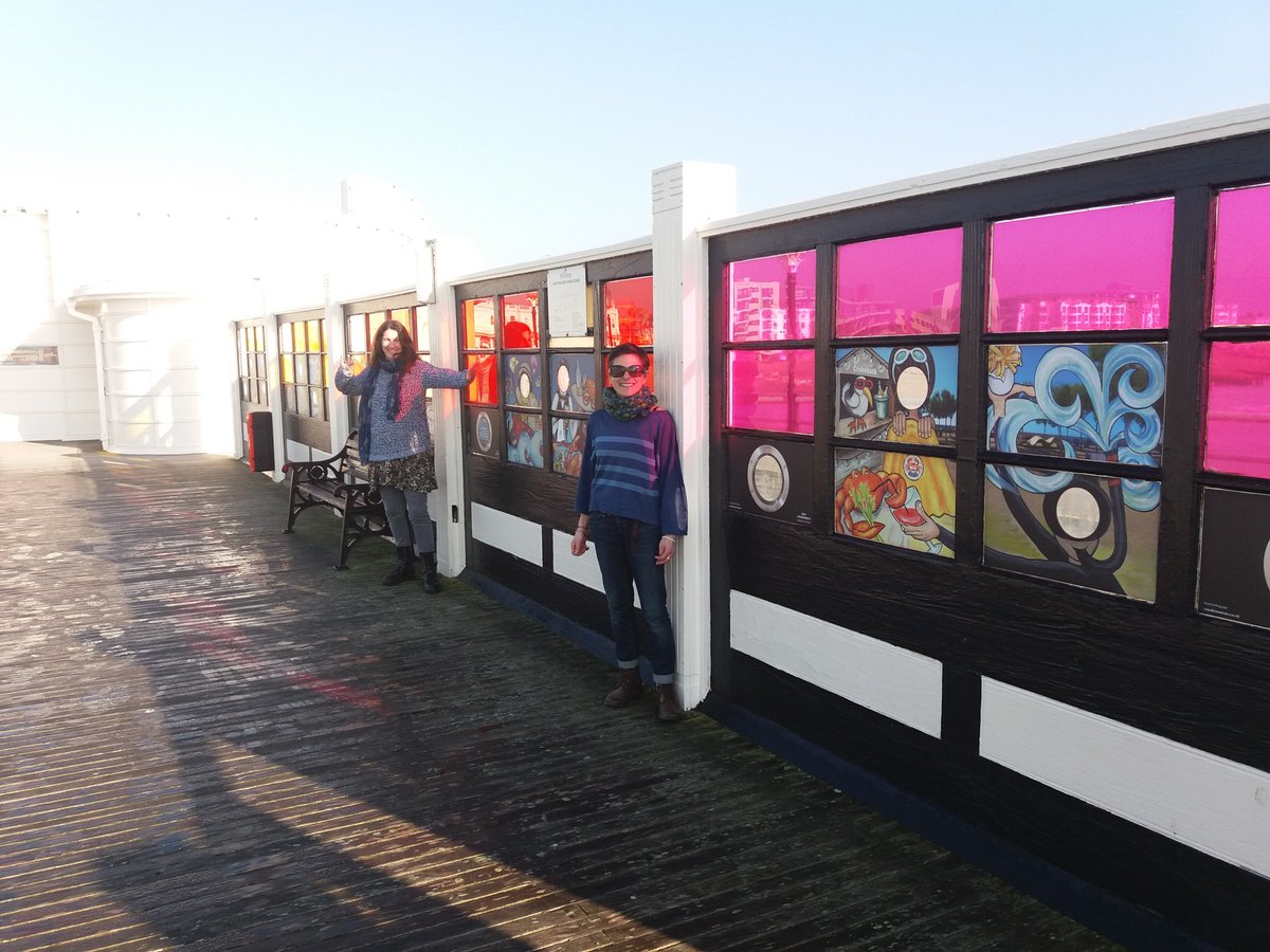 Brilliant news - Worthing Pier has been voted PIER OF THE YEAR 2019. We love our pier and hope our colorful rainbow installations, New Amusements, Art on the Pier and heritage exhibitions have made people smile over the years. @Discov_Worthing @PiersSociety #Pieroftheyear