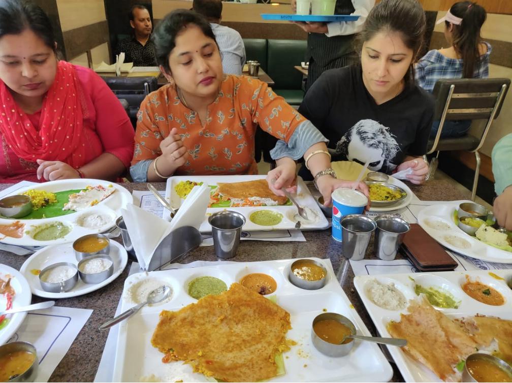 _shadabb's tweet photo. हम सभी डाइटिंग कर रहे हैं.. 🤣🤣😂😂🤣🤣🤣 
#Reduce_Weight

@RuhiKadree @786Abeeransari @KailashnathNath @ShadabA21750319 @rida_abbaas @Margrtmacwan @PihuShah30 @SaritaTrivediR1 @ShawazK39574555 @Jameelsayyed @AdilAkh14018608 @UshaMalhotra8 https://t.co/JVdfTxnklQ