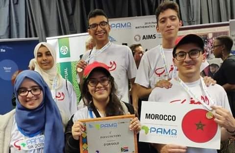 TiznitMen's tweet photo. le Maroc a remporté la médaille d’or aux Olympiades africaines de math tenues  au Cap town en Afrique du Sud, entre 31 mars et7 avril 2019. L'équipe marocaine était composée des élèves: khawla meddah,meryem Khatri,Marwan Shafi,Ziad eddin Amzil Adam worghi,El-Bouzidi atiyas Inas https://t.co/02OQbRX9Er