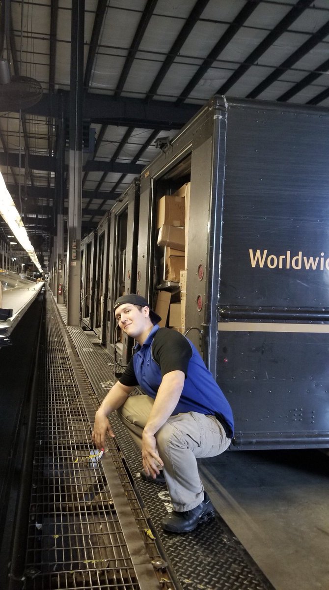 1Preload's tweet photo. Longwood Preload showing many areas clean before drivers start times on Monday 4/8 Great Job!! #DOORSDOWN #CLOSEDOORPRELOAD #wrappedpreload https://t.co/A4iQbGAMrY