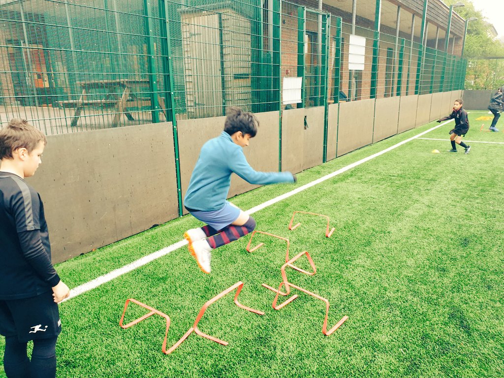 BallersAcademy_'s tweet photo. Morning #SAQs #EasterCamp #Day2 @WISE16 @SE16Hour @WorgInfo #ballers https://t.co/milCuf5Bbs