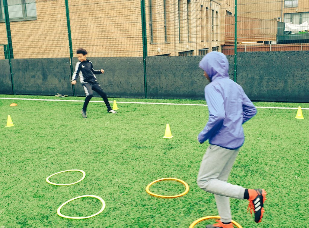 BallersAcademy_'s tweet photo. Morning #SAQs #EasterCamp #Day2 @WISE16 @SE16Hour @WorgInfo #ballers https://t.co/milCuf5Bbs