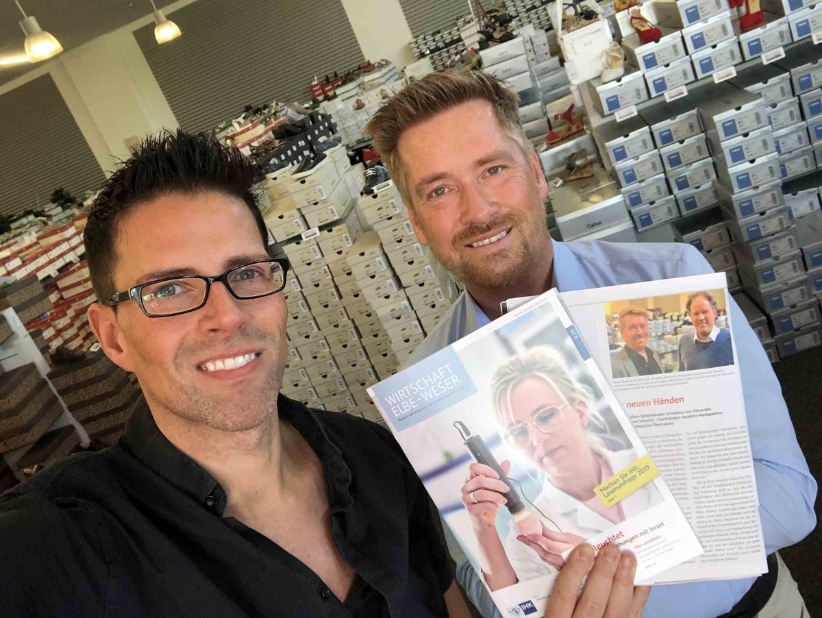 SCHUHPLUS's tweet photo. Pressespiegel: Bericht über SchuhXL-Übernahme durch @SCHUHPLUS im IHK Stade Magazin Wirtschaft Elbe-Weser
https://t.co/SIoXaYKi7K
#IHK #IHKMagazin #WirtschaftElbeWeser #IHKWirtschaft #schuhplus #Pressebericht #Expansion #Firmenübernahme https://t.co/VW0Awo9Kas