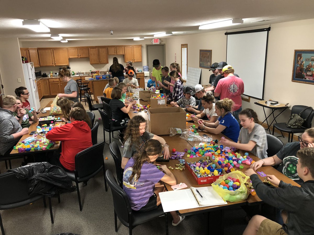 PurdueExtSulli's tweet photo. Sullivan County Jr Leaders have filled hundreds of Easter eggs for their April 20 community Easter egg hunt - 10 am at fairgrounds. Mark your calendars and invite your neighbors! #4hgrowshere #inspirekidstodo #easteregghunt #teensatwork #teenswhocare #sullivancountypride https://t.co/nTuZknhAwJ