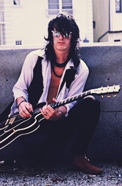 Happy birthday, Izzy Stradlin. 