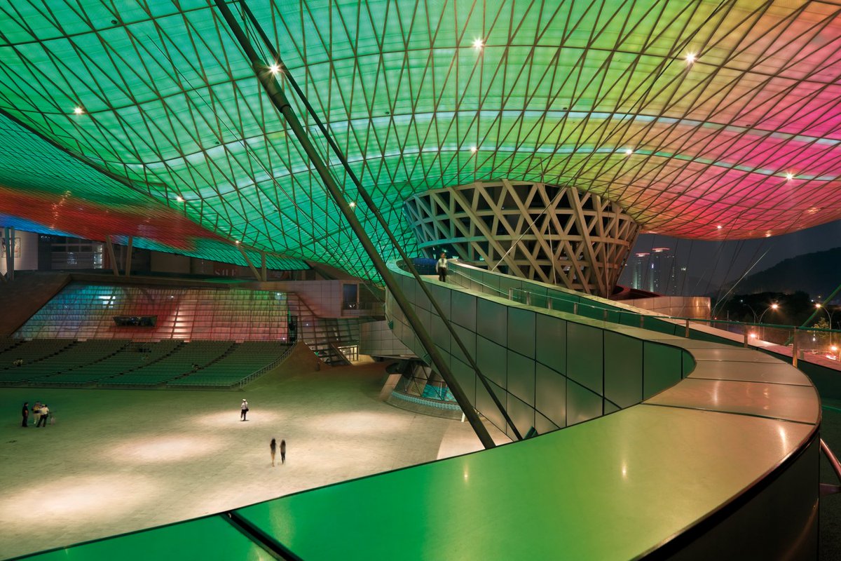 CoopHimmelblau's tweet photo. #roof as #framework for different #concepts: dynamic #LED #Surface on the #flyingroof #Busan #CinemaCenter connects #theatre, #openair #Cinema, #congresscentre, #creativerooms, #restaurants and #OfficeSpace. #urbanentre #vaulting of 80 metres #nocolumns #nogravity #korea https://t.co/X6gD3w88Zs