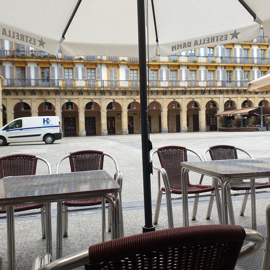 15taberna's tweet photo. No le tememos a la rutina, aún quedan muchos momentos en #HT15 #donostia #laconsti #ParteVieja #gipuzkoa #basquecountry para disfrutar.
Sabes elegir https://t.co/Gis0zZOgoT