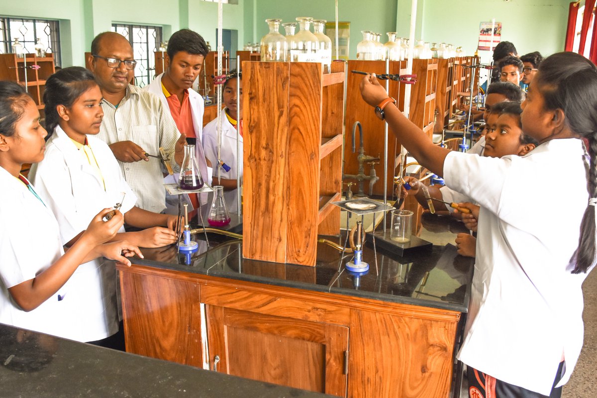 donboscoranchi's tweet photo. Chemistry Laboratory
Don Bosco School, Ranchi, Jharkhand, India
@donboscoranchi https://t.co/hDRWNuTvJ2