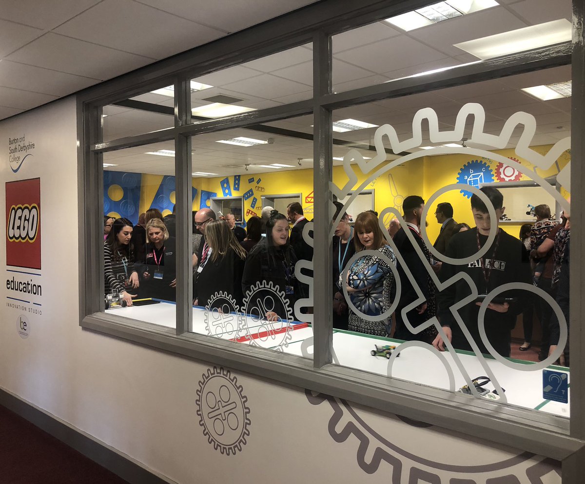 BSDCofficial's tweet image. This week is the launch of our LEGO Education Innovation Studio!💡