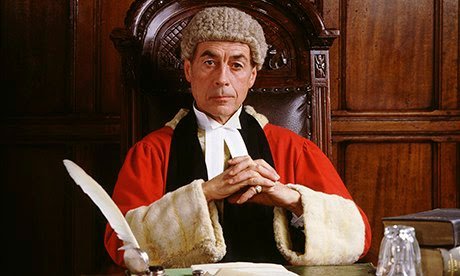 allaboutfreight's tweet photo. Up in court today and need your #Court bundle collecting from #chambers and #DeliveredUrgently ? Our same day #courier service can help, give us a call on 03300417079 and we will collect within 45 minutes and bring them to you! https://t.co/V0QM2rmhaM https://t.co/QSF5bdRFiG