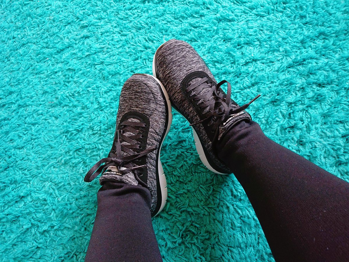 soen_kai's tweet image. New shoes gifted by @eulenkueki 💕✨
#sketchers #noadvertising