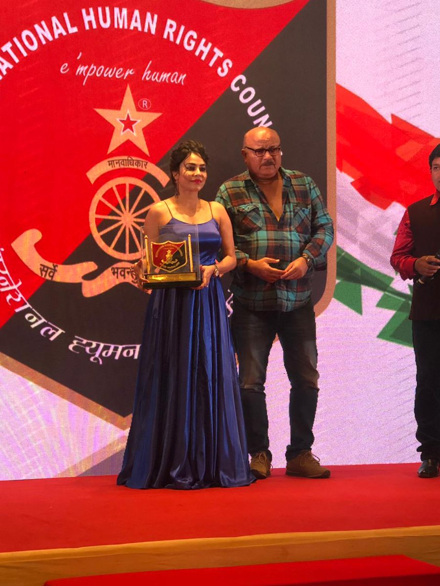 nikitarawal's tweet photo. It feels amazing whn people appreciate your work🙏
@ International Human Rights Council Awardd 😁👼
Feeling blessed 💙😁🙏
Thank you so much everyone for love and support 😁🙏
Keep Blessing
#awards #love #appriciation #HumanRightes #share https://t.co/Vq8utGU5ES