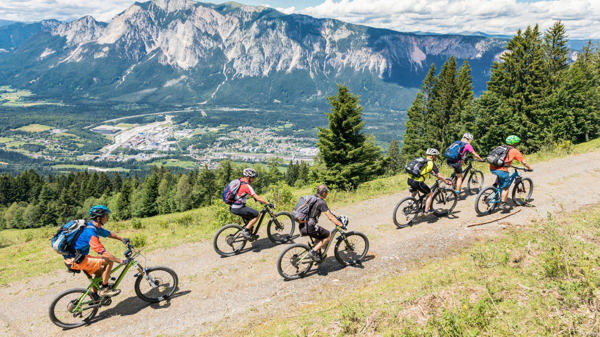 ThinkLoremans's tweet photo. @outsidemagazine just named @CycleADK Ultimate Cycling Vacation one of The Best Supported Bike Rides in the Country! 🚲
Maybe the sweet clothing has something to do with it. 😉
https://t.co/3740rMxhNA #customapparel #cycleadk #sportsapparel #brand #logo #events #adirondacks #adk https://t.co/z6RVg4QHPE