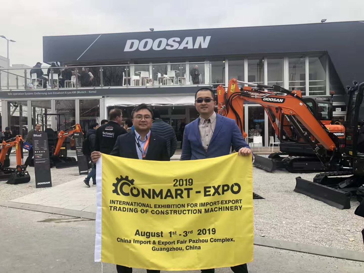 Conmart2020's tweet photo. #Conmart at #bauma2019 🇩🇪😎
As a specialized platform to provide international info of construction machinery, we strive to create high quality communication platform. So nice to meet @DoosanEquipment @Sany_Worldwide @SunwardEurope at @baumaOfficial! https://t.co/BUI9fiJbAM