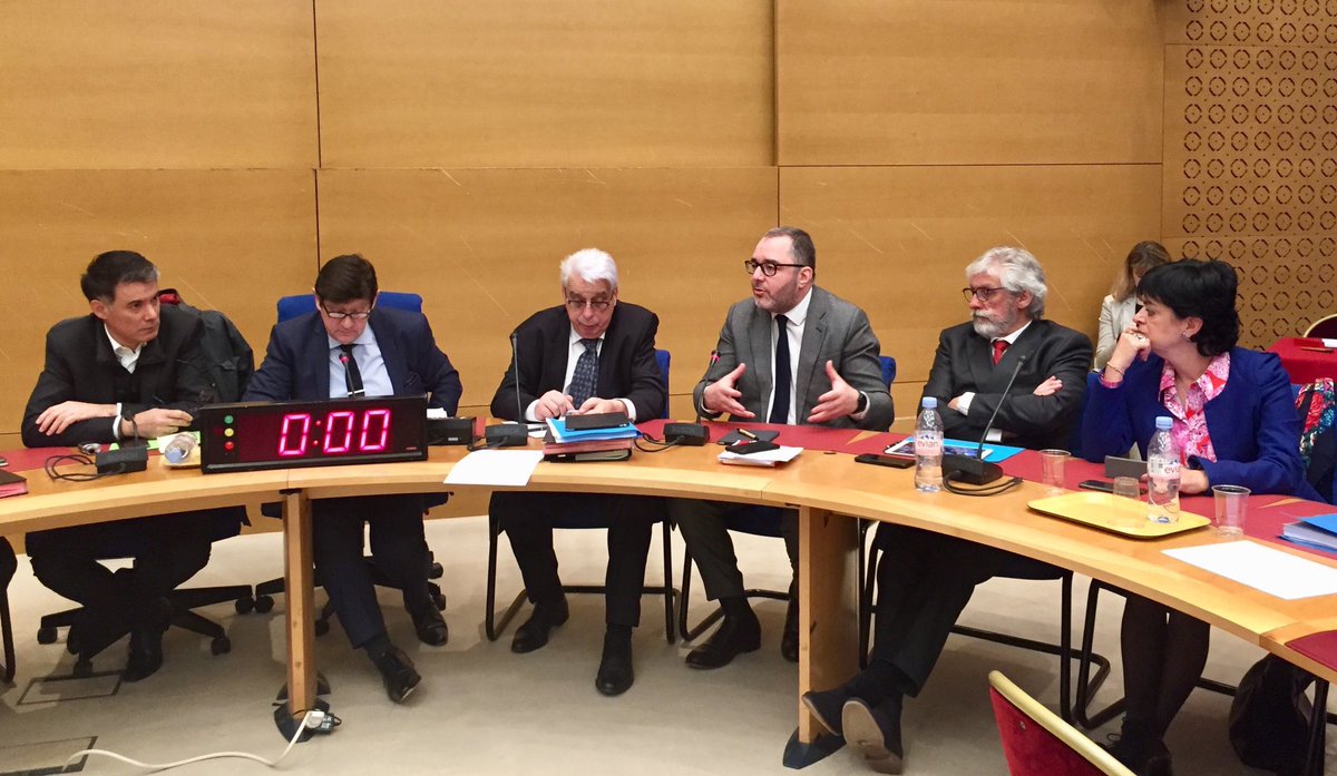 Ce matin au groupe j’ai fait le point sur la restitution du #GrandDébatNational et la préparation des prises de parole des socialistes lors du débat de demain au <a href="/Senat/">Sénat</a> face au Premier ministre. Nous avons également échanger sur la campagne #Europeenne2019 avec <a href="/faureolivier/">Olivier Faure</a>