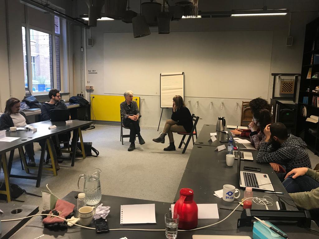 VersPersNL's tweet photo. Open Eyes is de grootste school voor onderzoeksjournalistiek in Nederland! Het nieuwe schooljaar gaat op 2 september van start en wie weet zoeken wij jou! Meer info: https://t.co/zx49s5xwgJ #verspers #vakschool #inalab https://t.co/dhVHOjWVHf