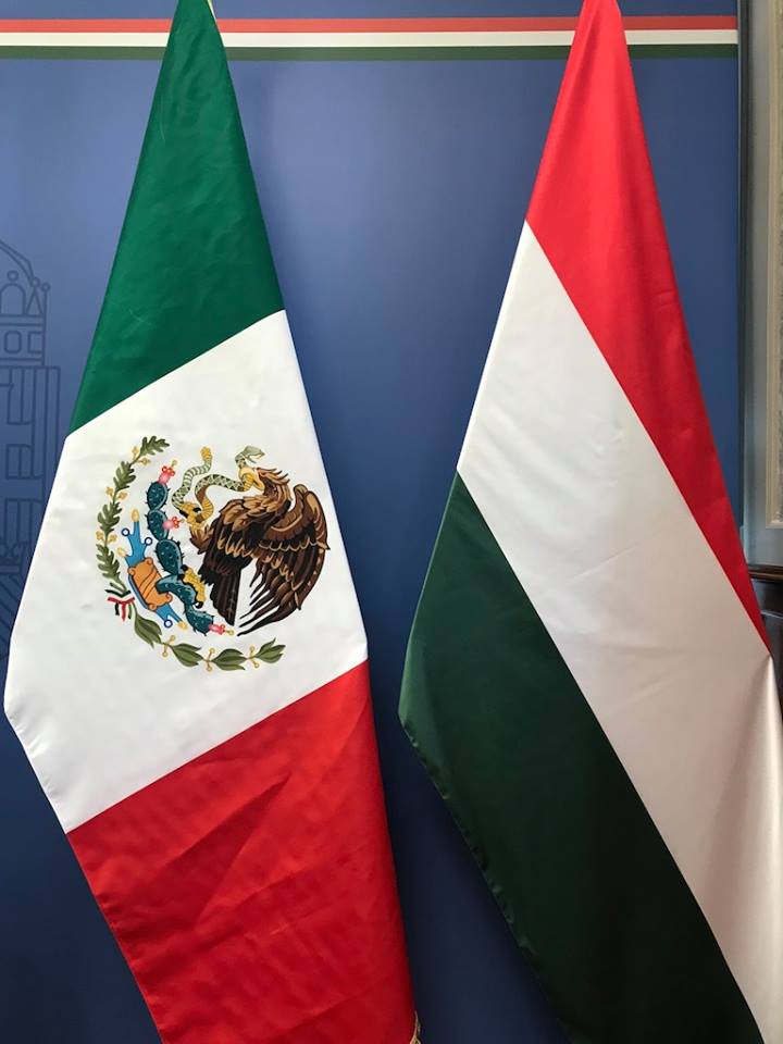 EmbaMexHungria's tweet photo. La visita del Canciller de Hungría a #México es resultado de un esfuerzo de ambos países para construir una relación estratégica, es la reunión bilateral más importante en los últimos 14 años, desde la visita del Presidente Vicente Fox a #Hungría. | #HUMX https://t.co/6LGH53q3zc