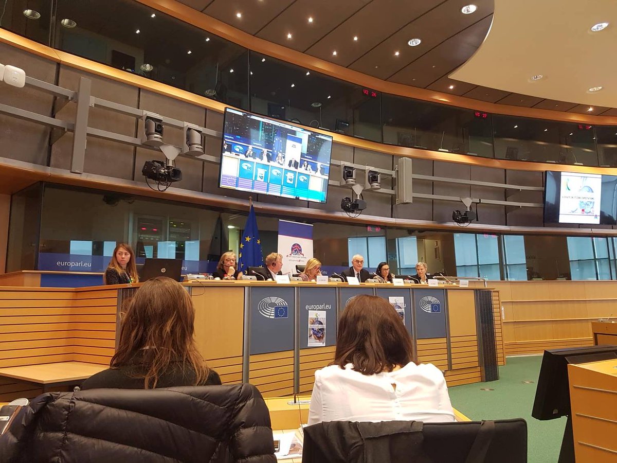 SECNewgateEU's tweet photo. 69% of European citizens want the EU to do more on health. But what exactly can and should the EU do? #eprd19 panel discussing options @europarl https://t.co/b3ozTKJgmd