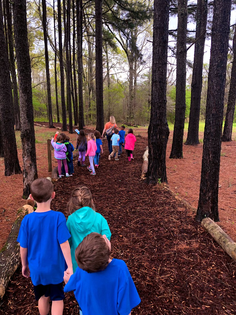 Can you be a great mother with a career?... the answer is...Yes. 1. Respect the calendar 2. Be Present 3. Plan/ Calendar your next moment! ❤️sweetReece #careermomma #endofyearfieldtrip