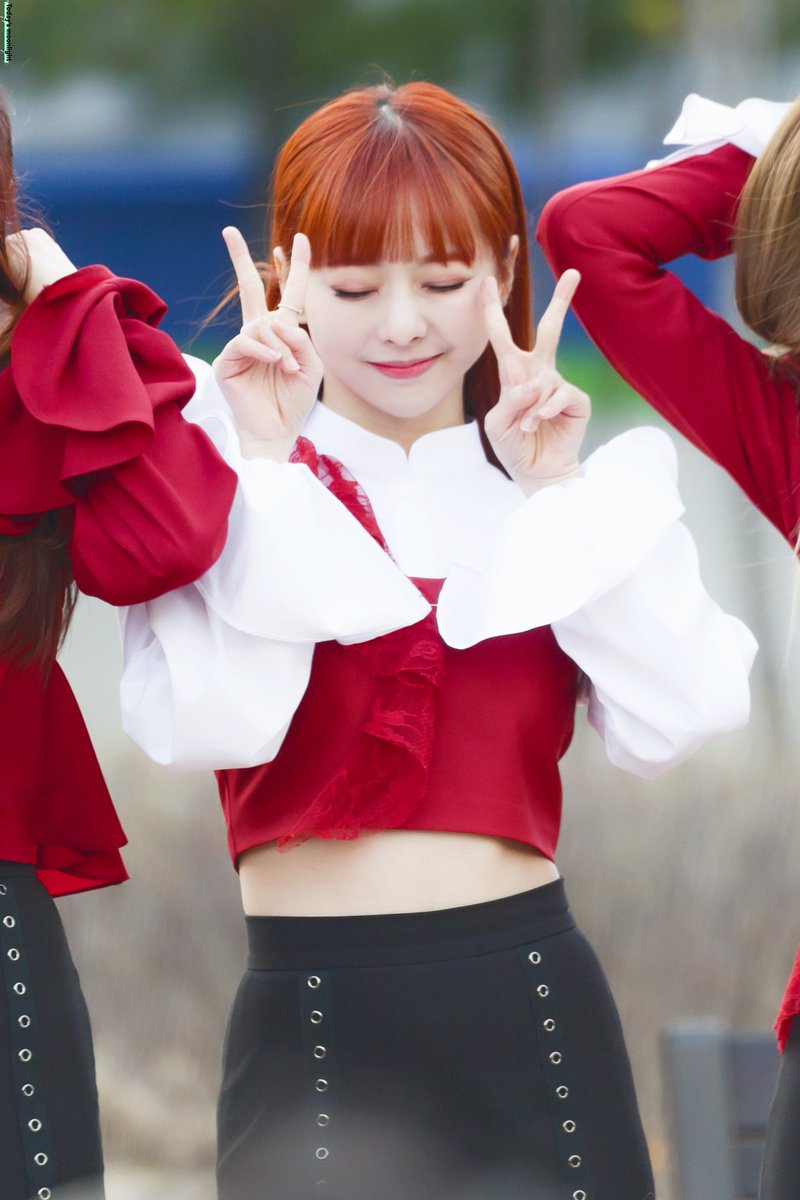 Todaysmoonlight's tweet photo. 190331 미니팬미팅 이달의 소녀 비비

🍑

#LOONA #이달의소녀 #비비 #ViVi https://t.co/eD4K3BQ33t
