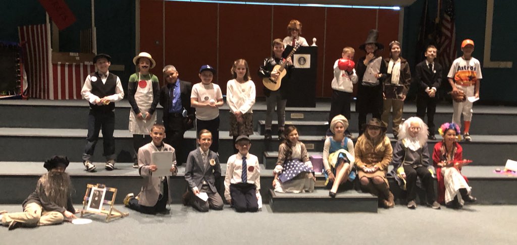 mrsgrun4th's tweet photo. Fabulous Job Group 1!!! #WaxMuseum2019 @MrsNCurry @Schwein4th @gianina_meli #FESFourth https://t.co/rk35ztqw5D