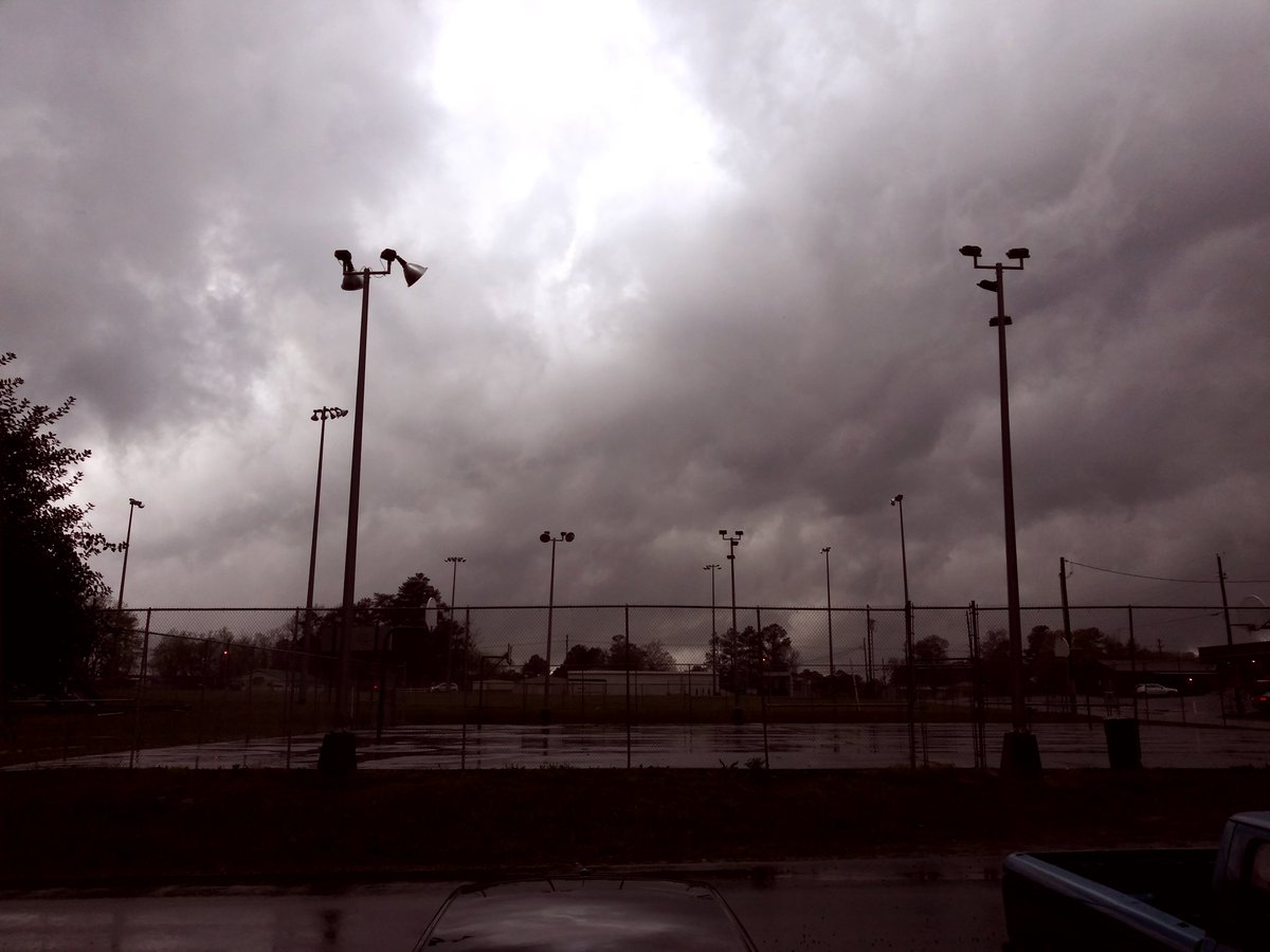 GhostlyCowboy's tweet photo. So we had tornados in my neck of the woods yesterday. Thankfully it didn't touch down, but it did pass over my house.
The first pic was as it approached. The second was the eye of the storm. The third was its exit.
#terrifyinglybeautiful https://t.co/sHnmELmyaY