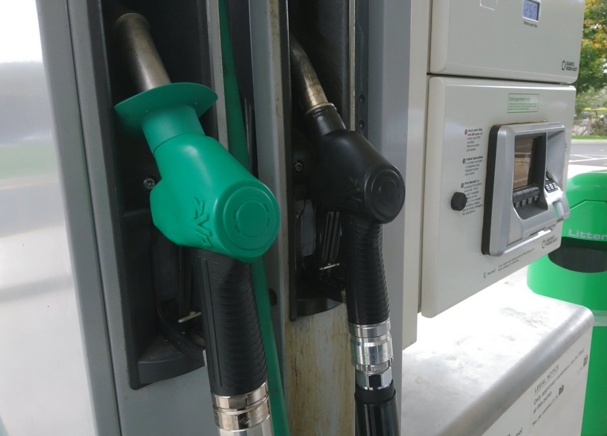 CarrotInsurance's tweet image. Fancy potentially saving a few quid? For the cheapest fuel prices in your area, just visit petrolprices.com #NewDriverTips
