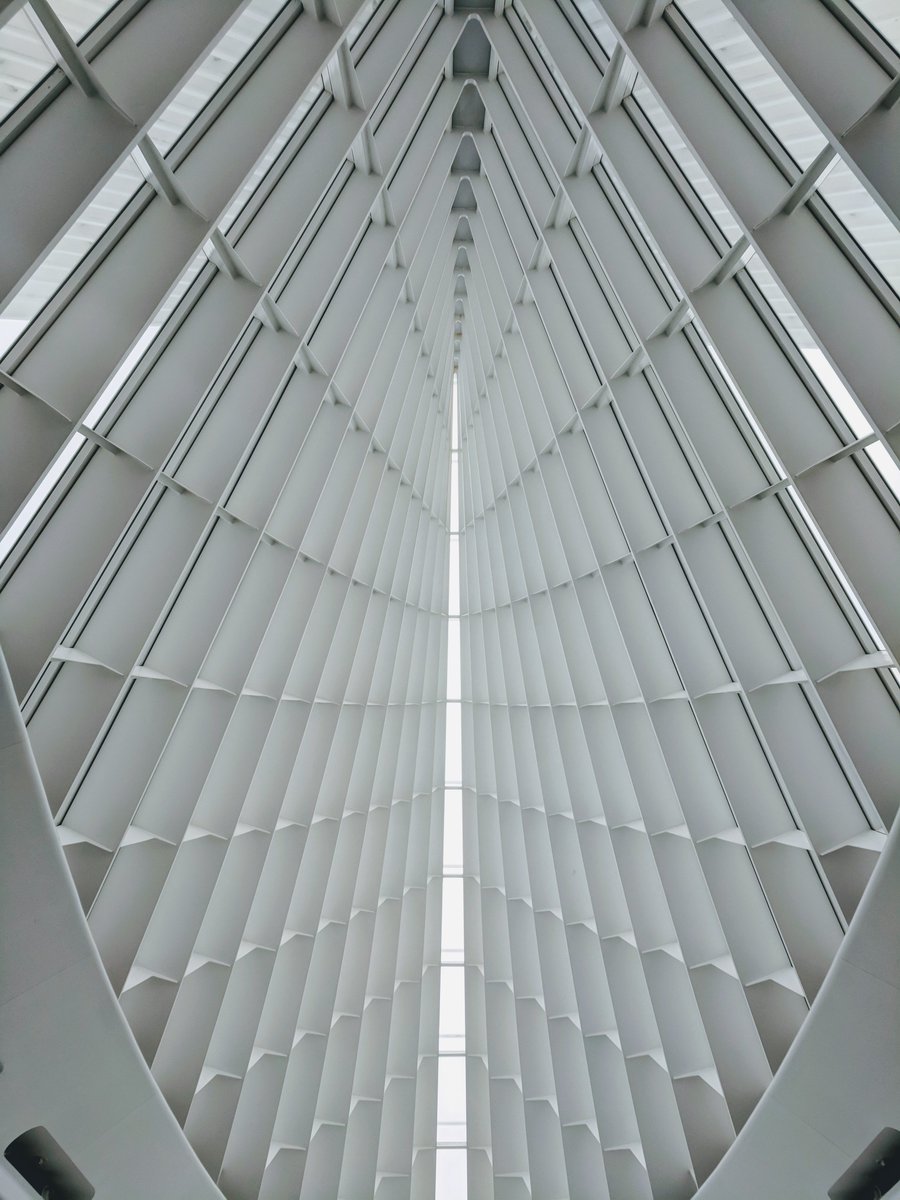 my_world_canvas's tweet photo. I love to view #contemporaryart in a gallery space ❤️ The Milwaukee Art #Museum has one of the best collections I have seen! https://t.co/fDO5JLdRb2 https://t.co/6J0qybs3dB