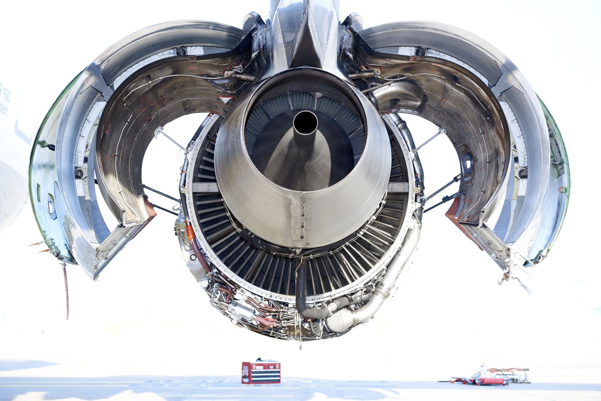Lufthansa Technik tweet media